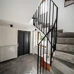 Tyrol בית הארחה 4*