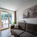 בית הארחה Tyrol 4*