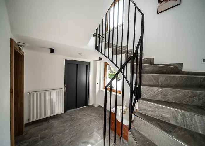 Tyrol بيت ضيافة 4*