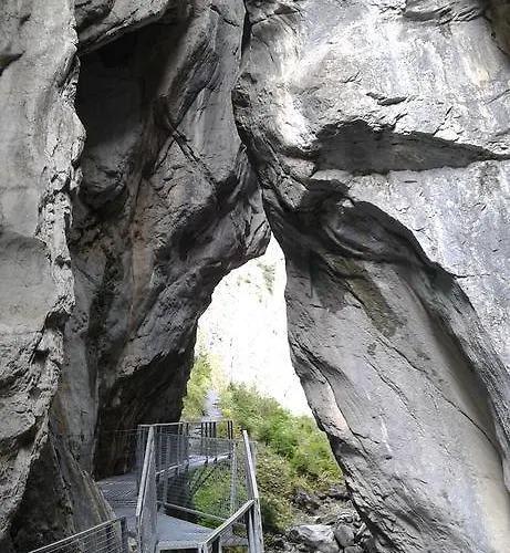 بيت ضيافة Tyrol 4*